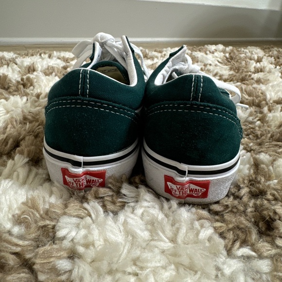 Vans - Picture 2 of 5